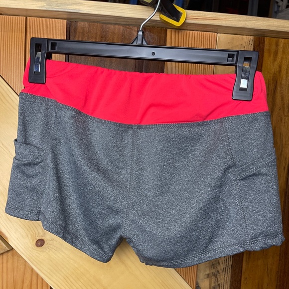 Sports Pro Compression Women’s Workout Shorts - Size M/L - Dark Metal Gray - Picture 2 of 3